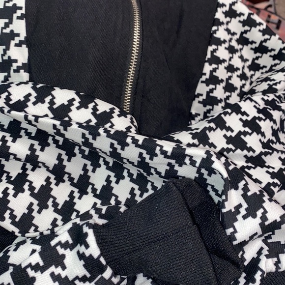 NEW INVENTORY 🔥Hoodstooth Zip Up Crop Bomber Jacket🔥 - Picture 6 of 6